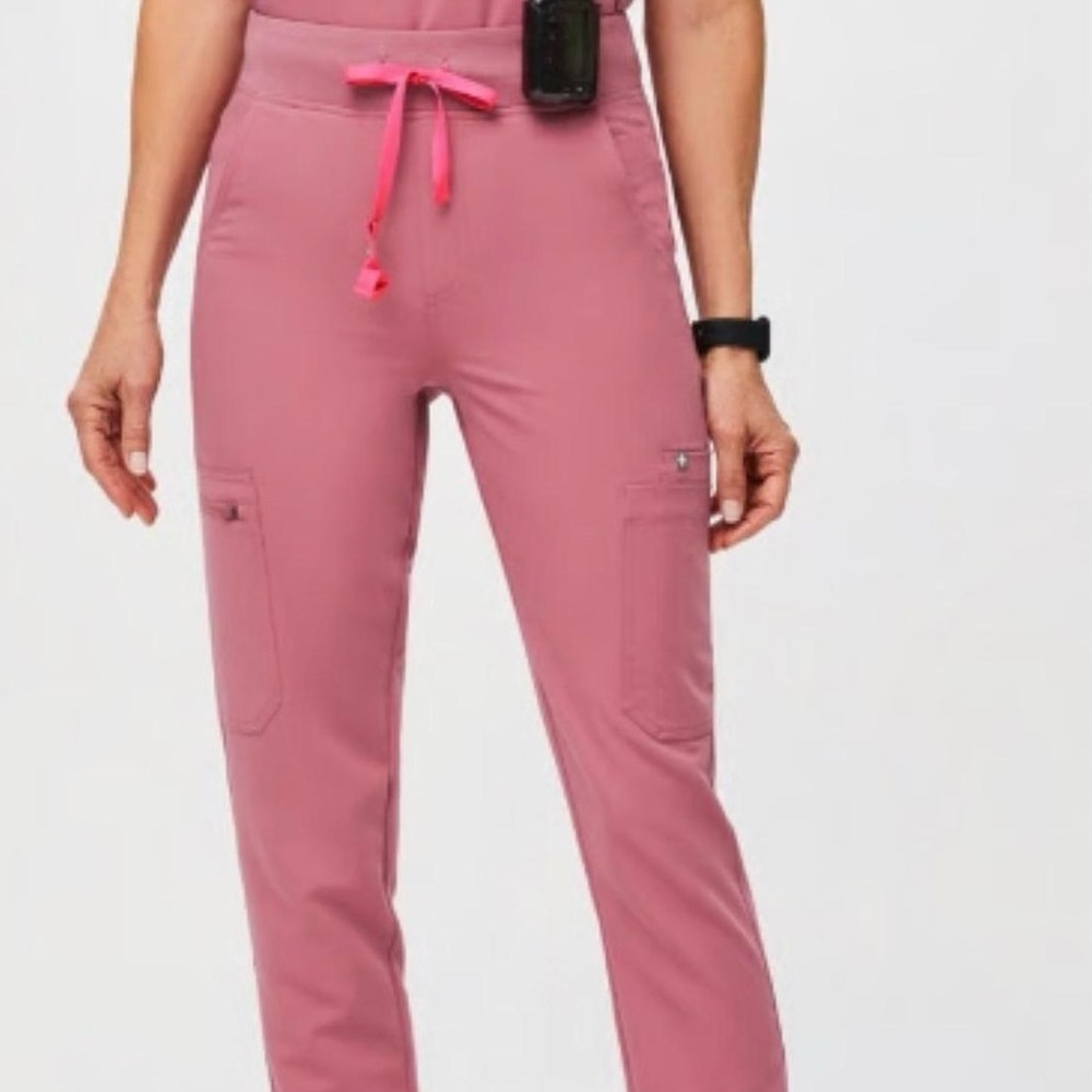 Figs High-waisted Yola Scrub Pants in Quartz
